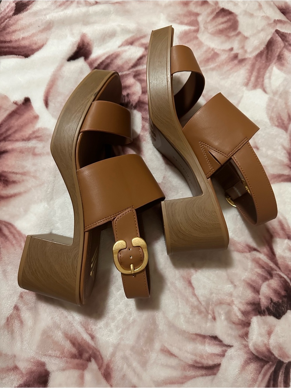 Women’s Brown chunky heels Gold Buckle and cushioned soles size 11 Wide NWOT